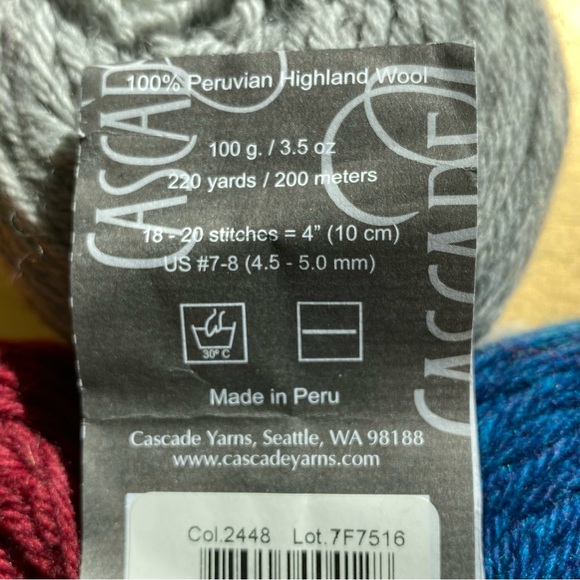 Peruvian Wool Yarn, by Cascade Yarns - Picture 2 of 13